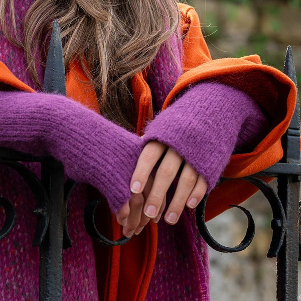 POM Peace Of Mind Cable Knit Wristwarmers - Berry