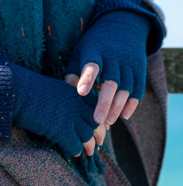 POM Peace Of Mind Fingerless Gloves - Teal