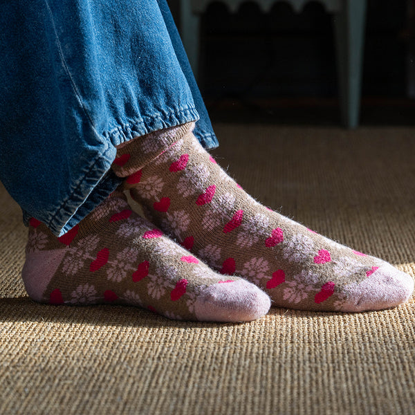 POM Peace Of Mind Pink and taupe flower and heart socks