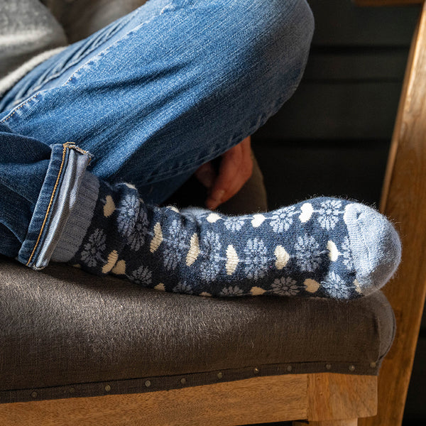 POM Peace Of Mind Navy and cream heart and flower socks