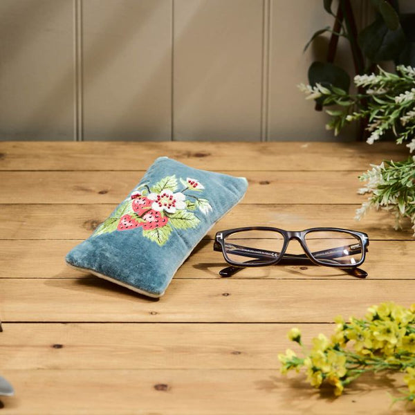 Velvet Glasses Case Strawberries